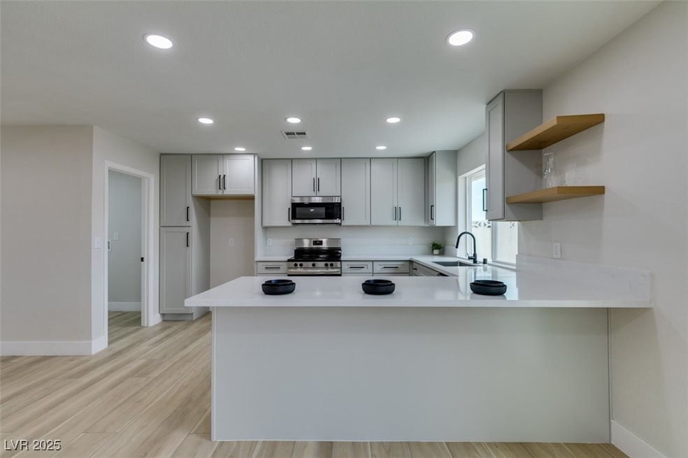 3822 Don Carlos Dr, Las Vegas, NV 89121 - photo 1