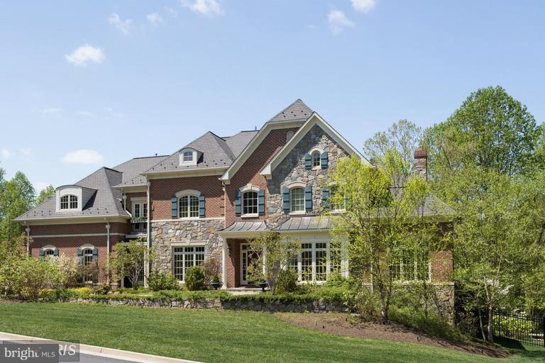 902 Georgetown Ridge Ct, McLean, VA 22102 - photo 1