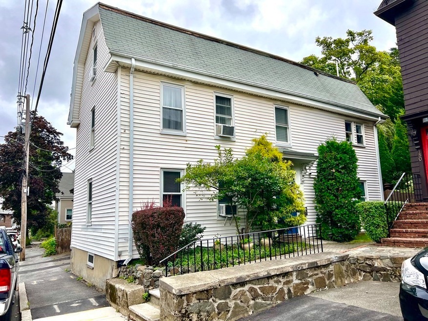 178 Pleasant St unit 1, Marblehead, MA 01945 - photo 1