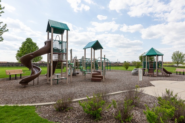 2611 Partlow Dr, Naperville, IL 60564 - photo 1