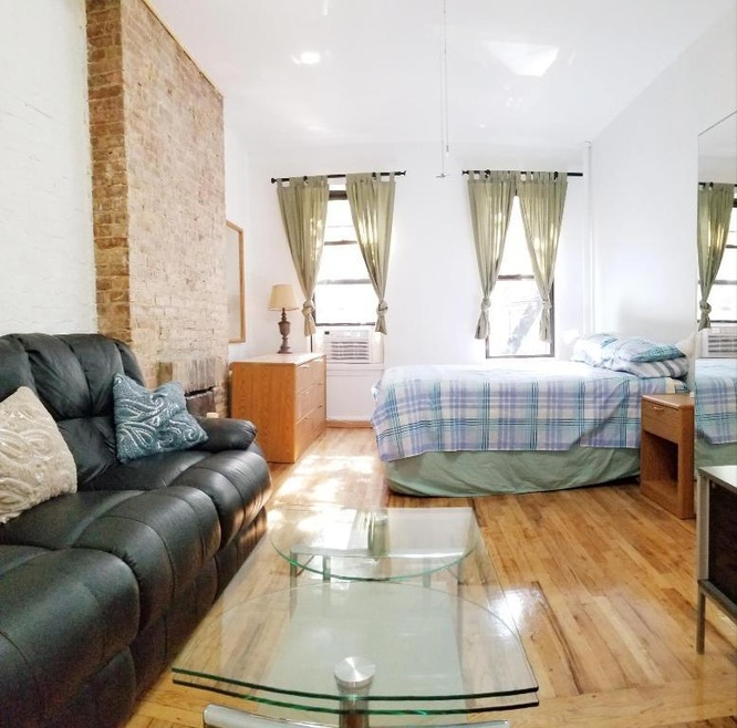 unlisted-address, New York, NY 10128 - photo 1