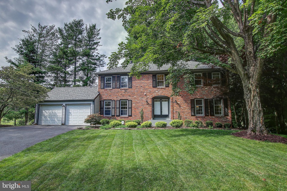 12400 Goldfinch Ct, Potomac, MD 20854 - photo 1