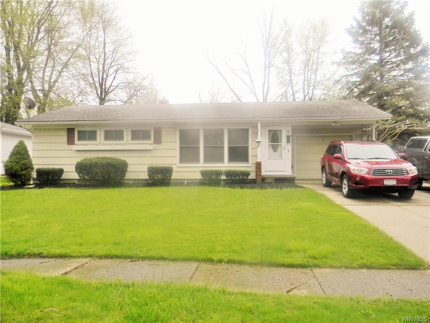 737 Deerfield Dr, North Tonawanda, NY 14120 - photo 1