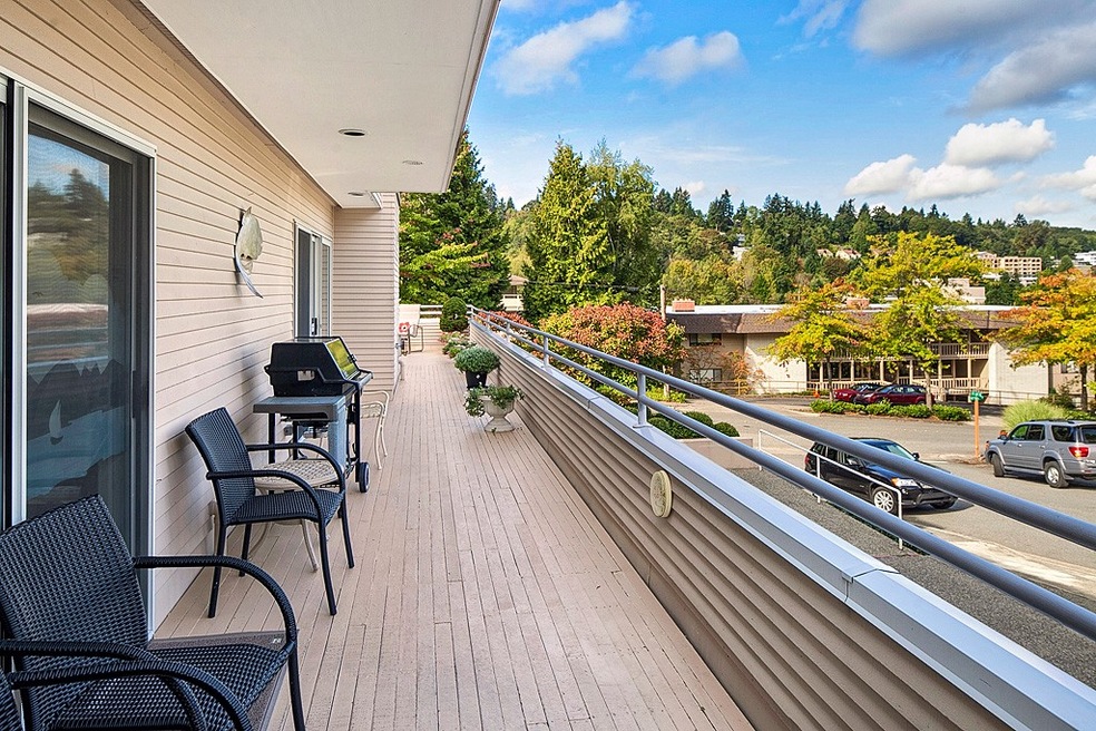 8005 SE 33rd Place unit A, Mercer Island, WA 98040 - photo 1