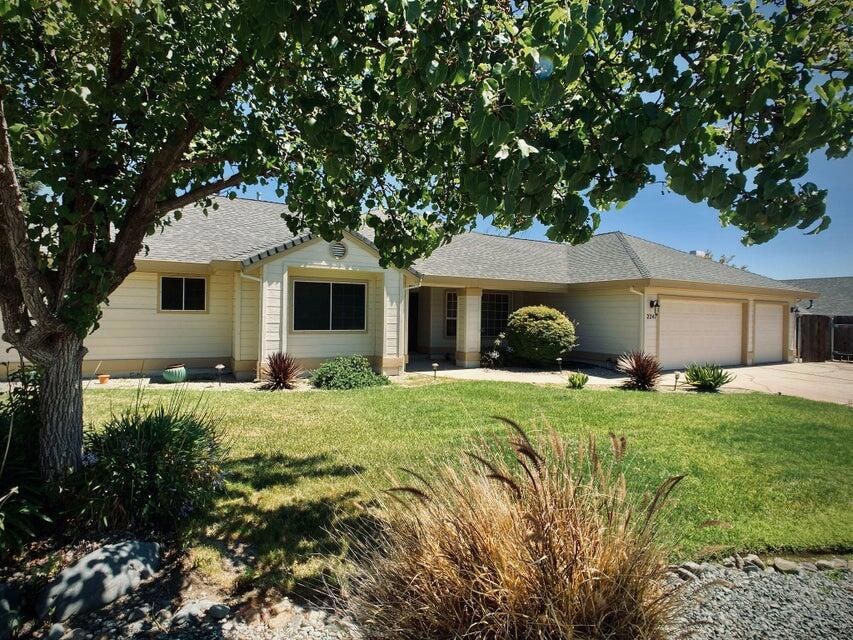 2247 Everest Dr, Redding, CA 96001 - photo 1