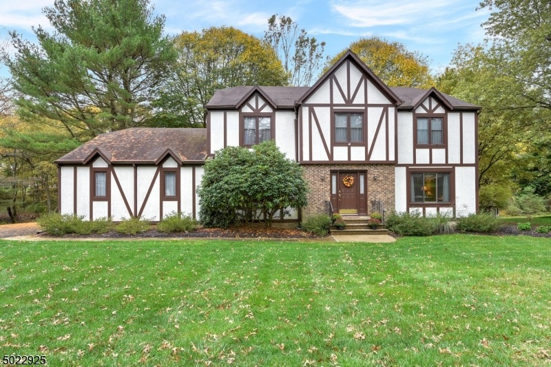 1041 Hillcrest Dr, Branchburg, NJ 08853 - photo 1