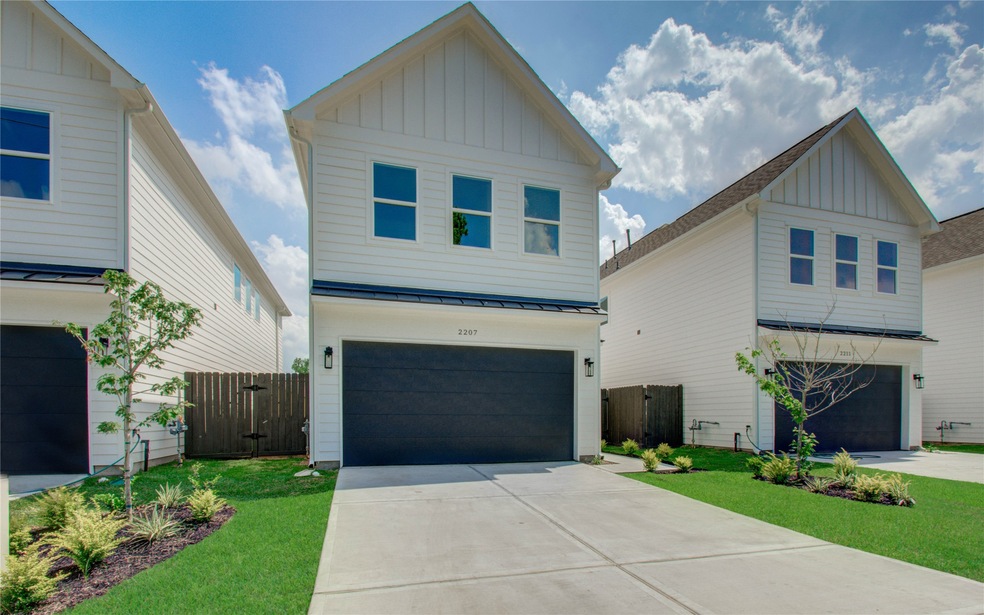 5706 Balbo St unit C, Houston, TX 77091 - photo 1