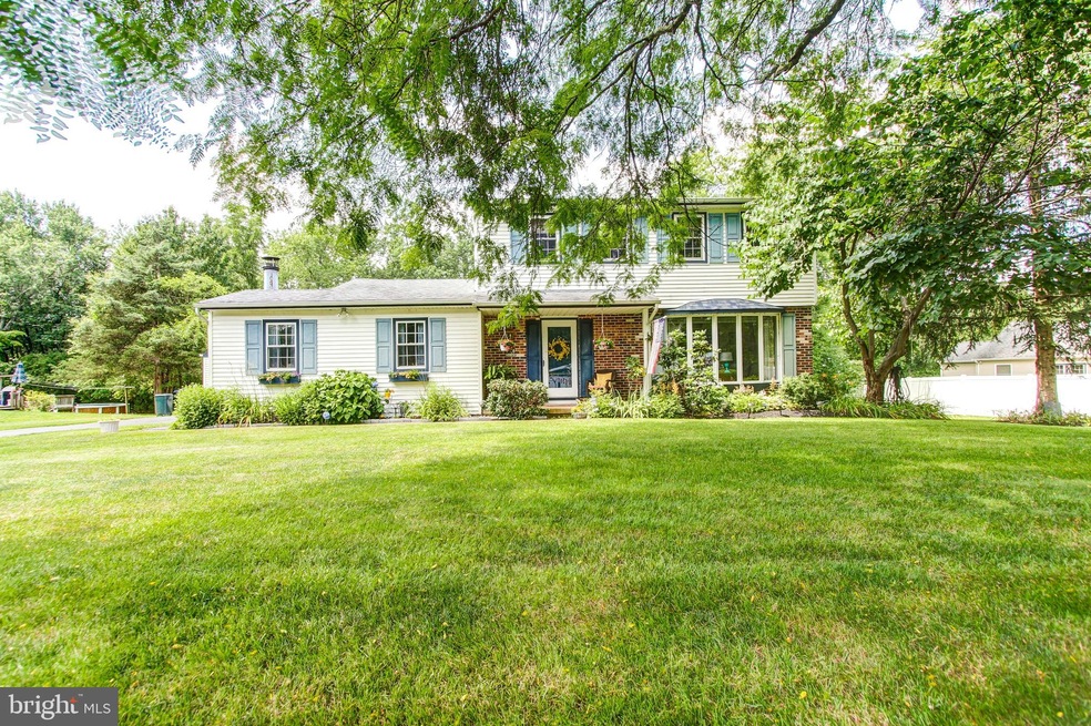 892 Valley Woods Rd, Hatfield, PA 19440 - photo 1