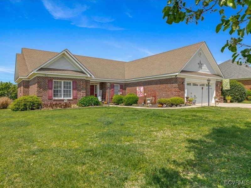 Welcome HOME to 225 Lighthouse Pointe!