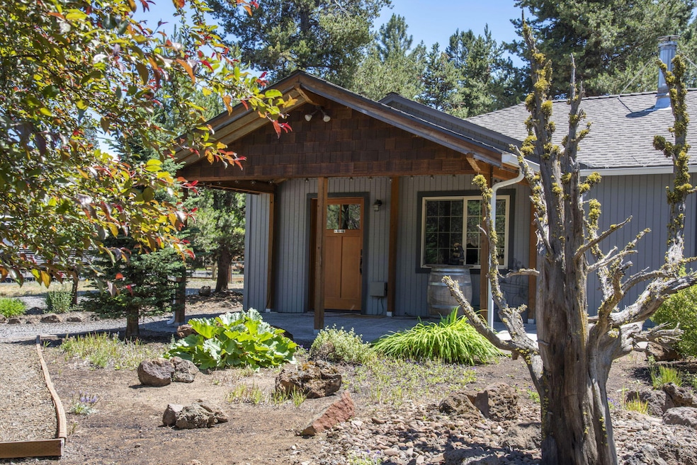 16111 Lava Dr, La Pine, OR 97739 - photo 1