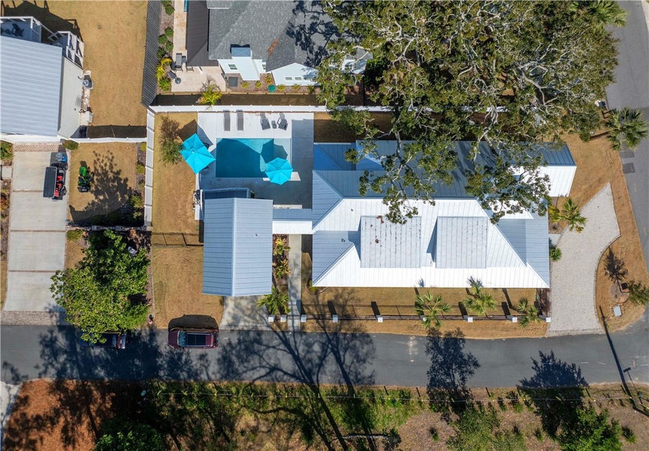 1195 George Lotson Ave, St. Simons Island, GA 31522 - photo 1