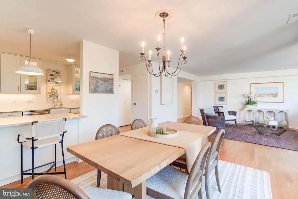 4936 Sentinel Dr unit 302, Bethesda, MD 20816 - photo 1