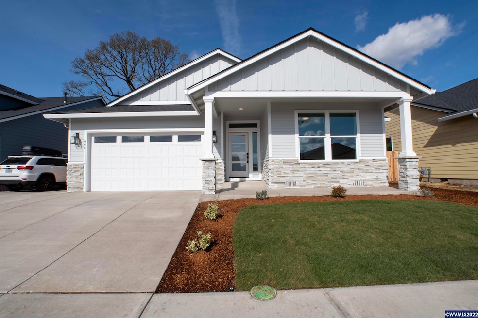 1066 Sassafras St, Independence, OR 97351 - photo 1