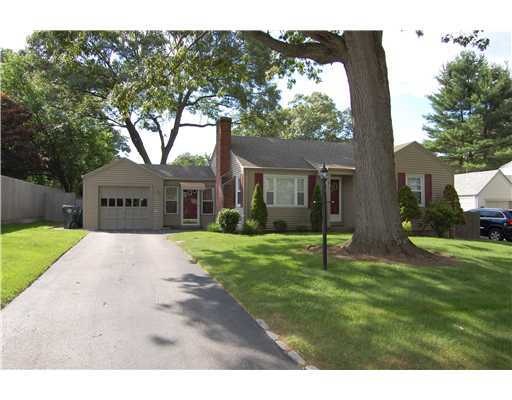 87 Rutherford Ave, Warwick, RI 02886 - photo 1