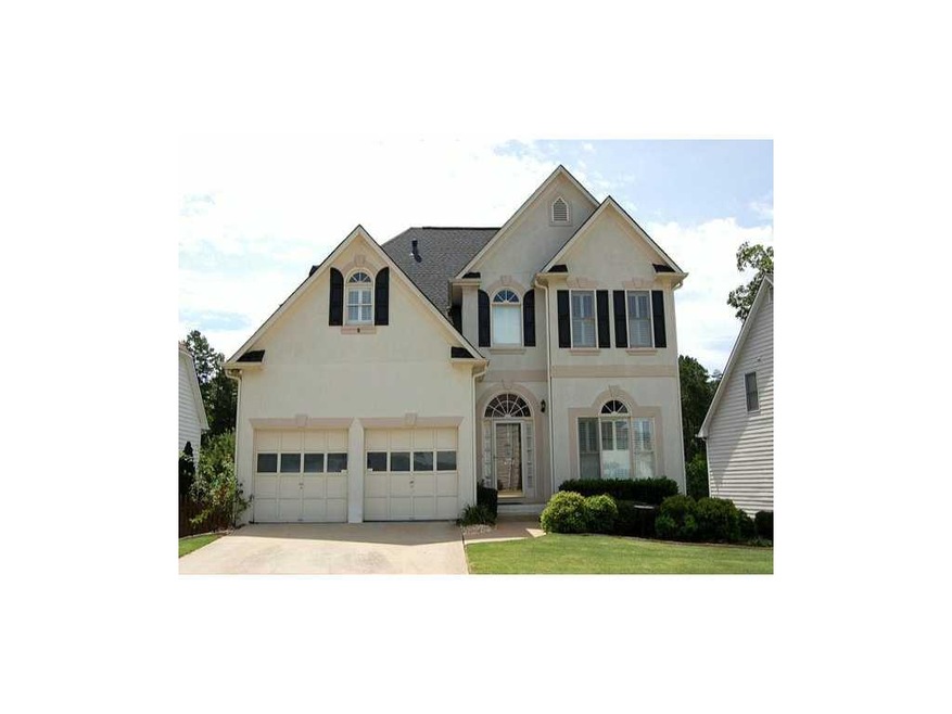 Exterior Front. GRACIOUS TRADITIONAL SET ON A MANI