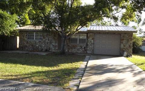 831 Lake Dr E, Lake Placid, FL 33852 - photo 1