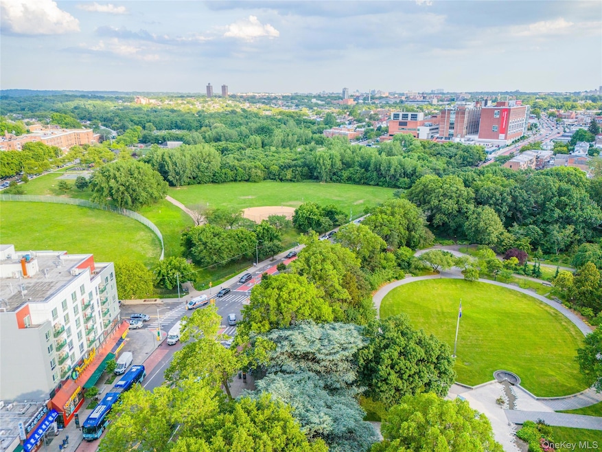 Garden View Plaza unit 12A, Flushing, NY 11355 - photo 1