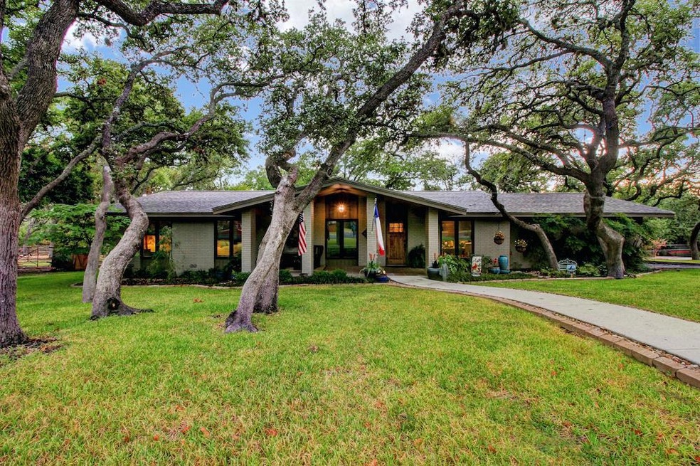 125 Ridgewood Dr, Fredericksburg, TX 78624 - photo 1