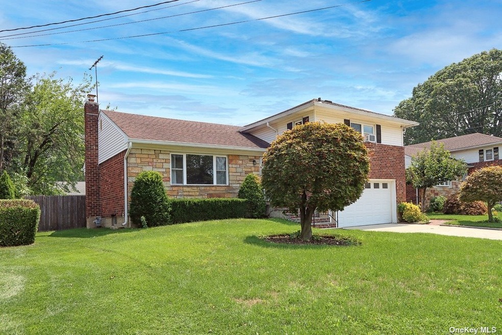 16 Kirkwood Dr, Glen Cove, NY 11542 - photo 1