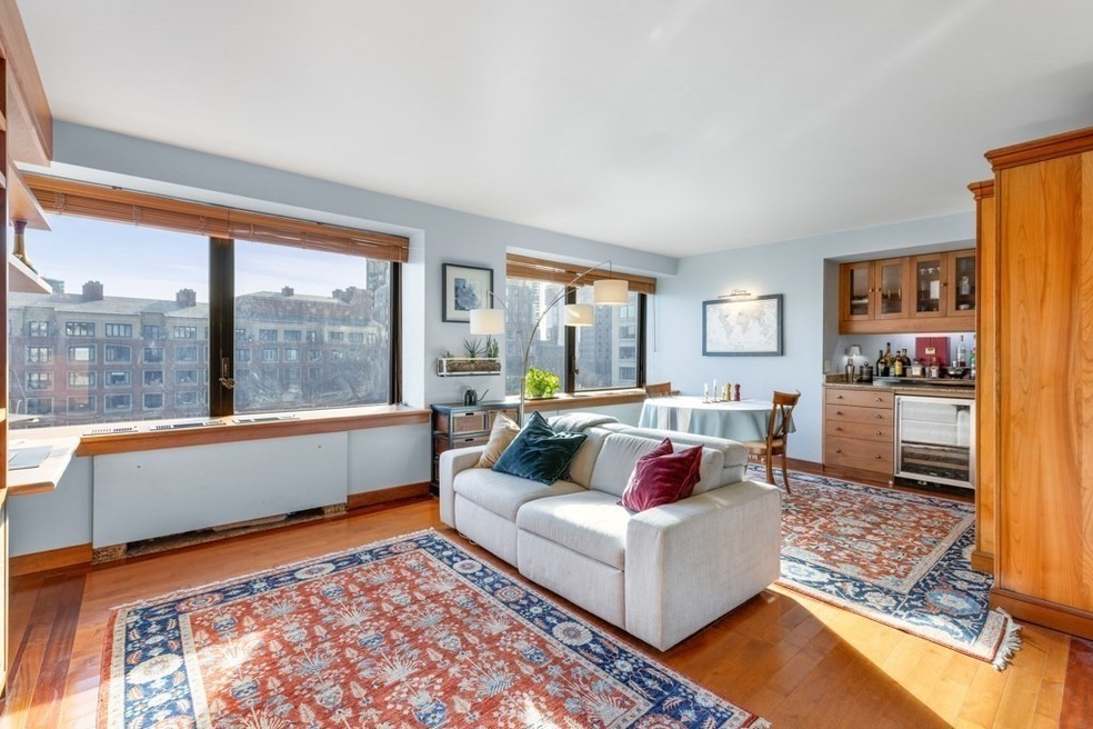 Harbor Towers unit 7E, Boston, MA 02110 - photo 1