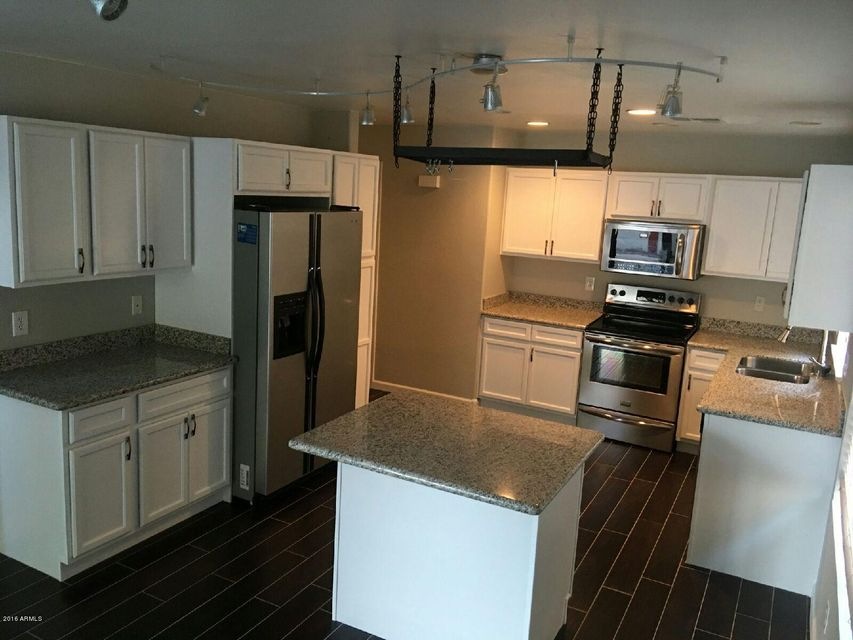 2016 Kitchen pic 1