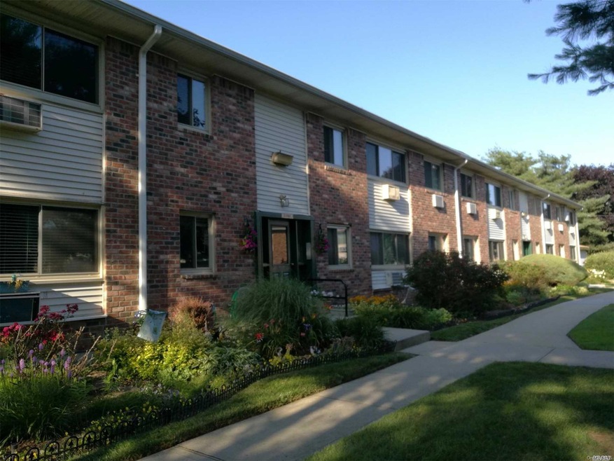 2395 Union Blvd unit 2B, Islip, NY 11751 - photo 1