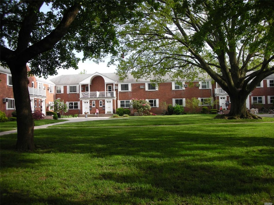 74-16 260th St unit 1st fl, Glen Oaks, NY 11004 - photo 1