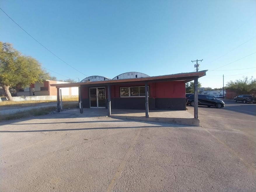 1308 Main St, Eagle Pass, TX 78852 - photo 1
