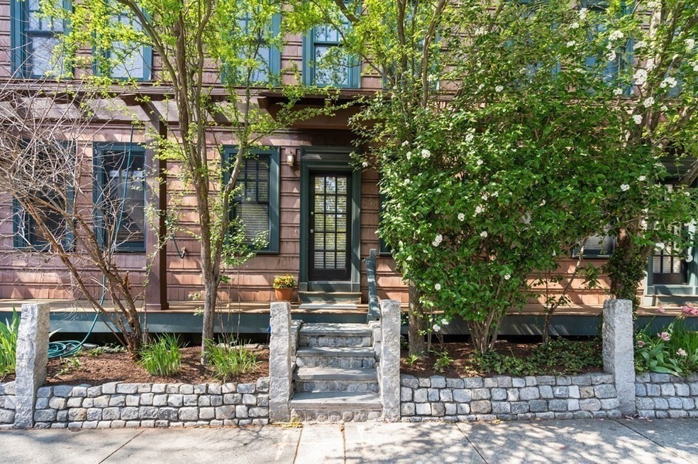 251 River St unit 251, Cambridge, MA 02139 - photo 1