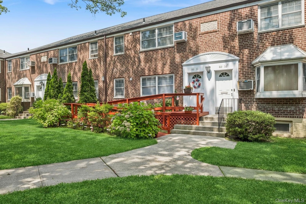 60-31 251st St unit 2-814, Little Neck, NY 11362 - photo 1