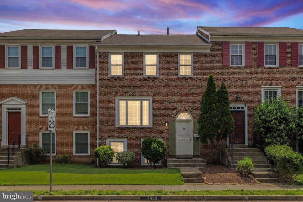 7433 Colton Ln, Manassas, VA 20109 - photo 1