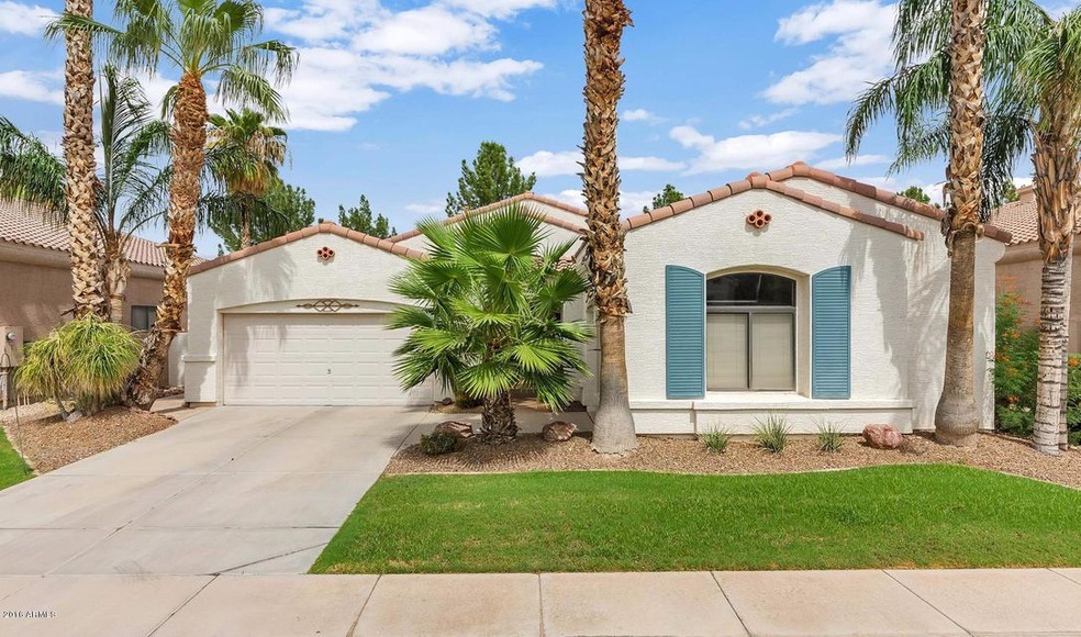 642 W Honeysuckle Dr-large-002-1-Front E