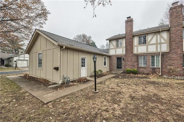 10111 Edelweiss Cir, Shawnee, KS 66203 - photo 1