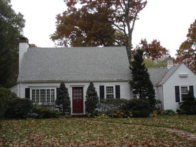 476 Squantum Dr, Warwick, RI 02888 - photo 1