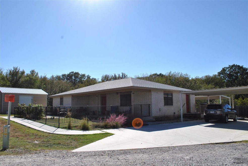 116 Circle Dr, Comanche, TX 76442 - photo 1