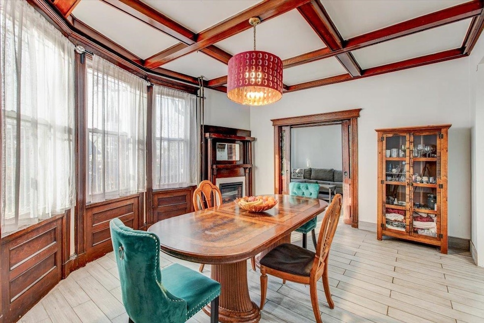 Pending $1,250,000 • Co-Listing Agent