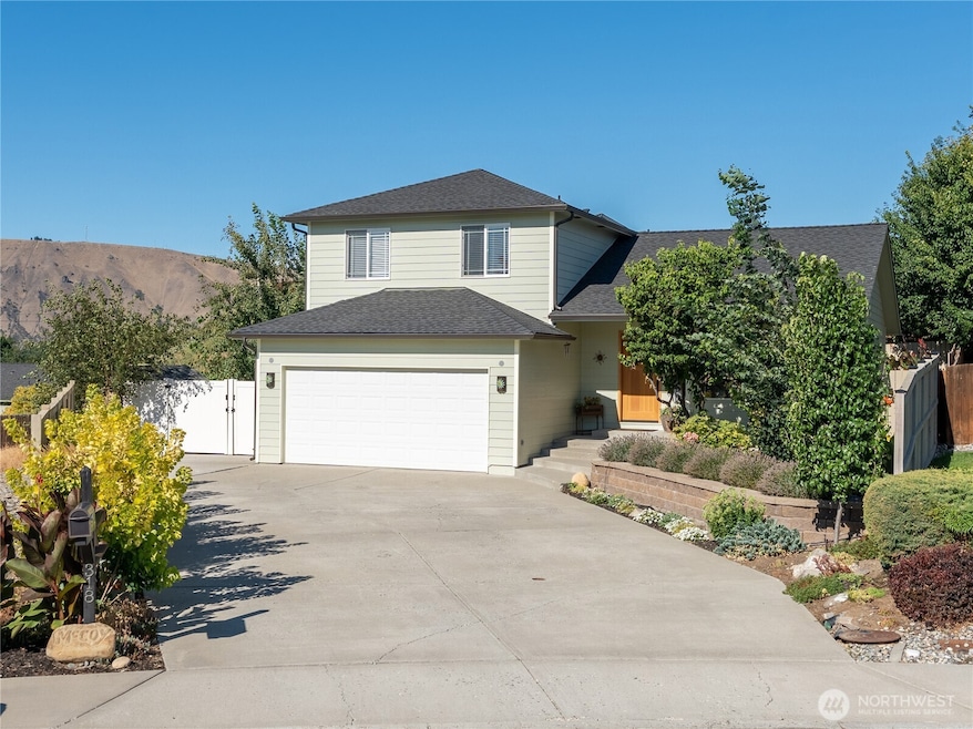 For Sale $610,000 • Co-Listing Agent