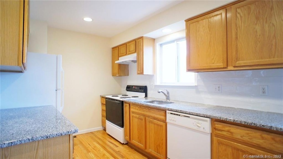 54 Stuart Ave unit 10, Norwalk, CT 06850 - photo 1