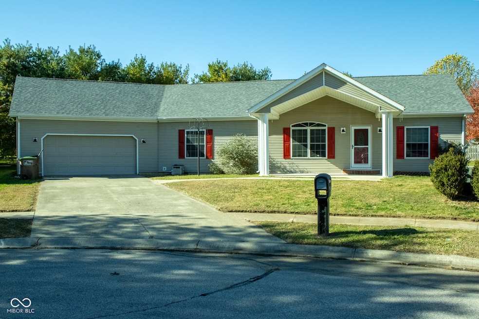 1756 Pinion Ct, Columbus, IN 47201 - photo 1