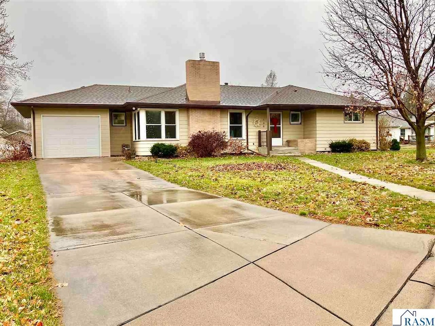 125 Bianchi Dr, New Ulm, MN 56073 - photo 1