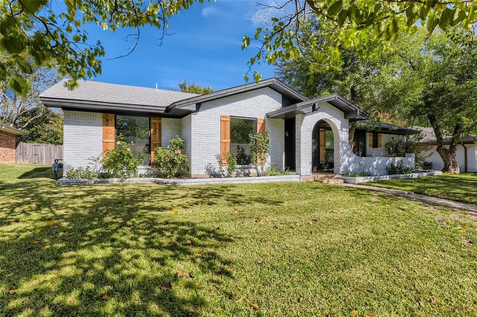 4028 Aragon Dr, Fort Worth, TX 76133 - photo 1