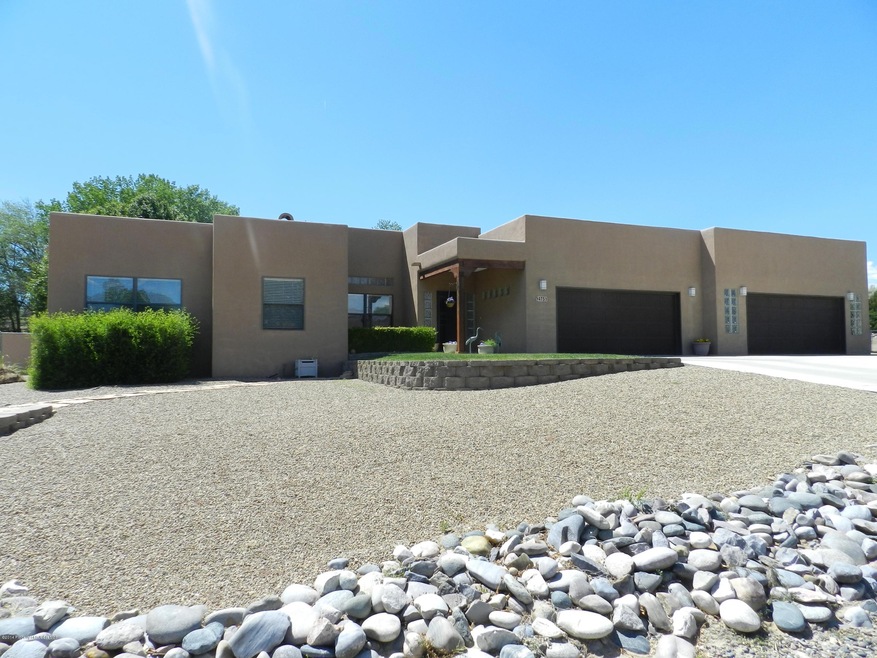 4751 Rancho de Animas Dr, Farmington, NM 87402 - photo 1