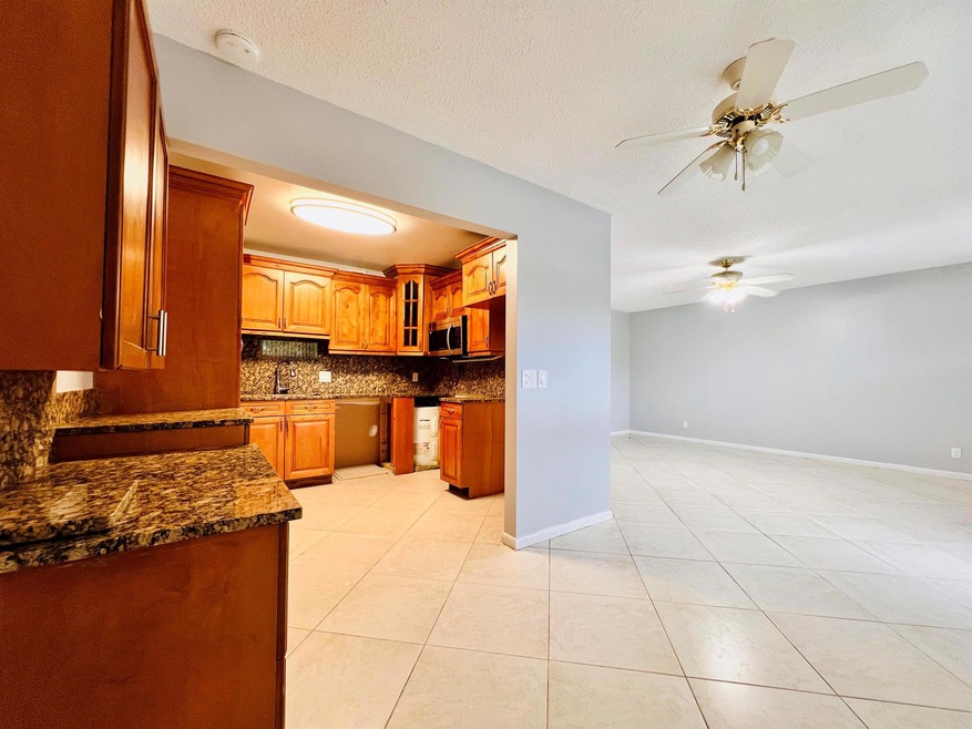 210 Somerset K unit 2100, West Palm Beach, FL 33417 - photo 1