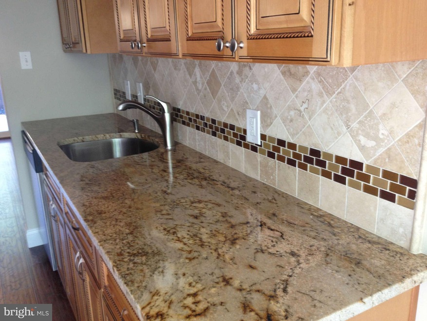 11180 Forest Edge Dr, Reston, VA 20190 - photo 1