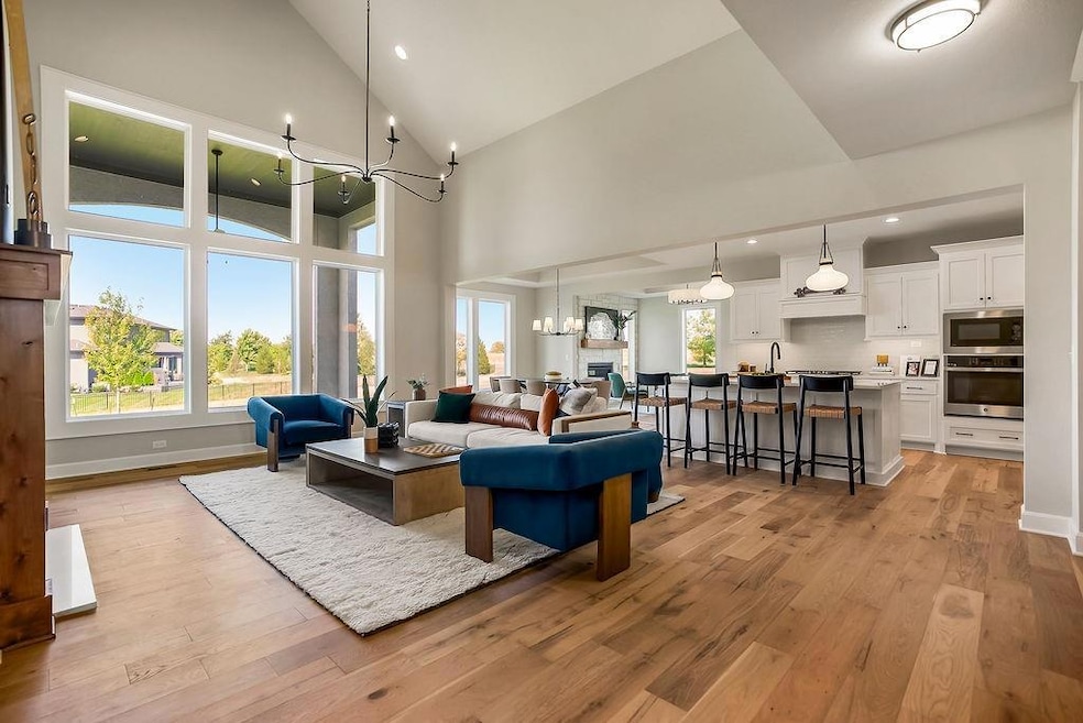 2509 W 175th Place, Stilwell, KS 66085 - photo 1