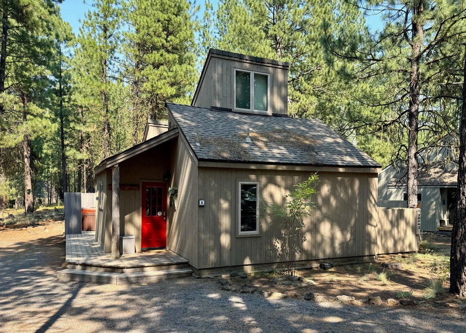 Trail Cabin 8