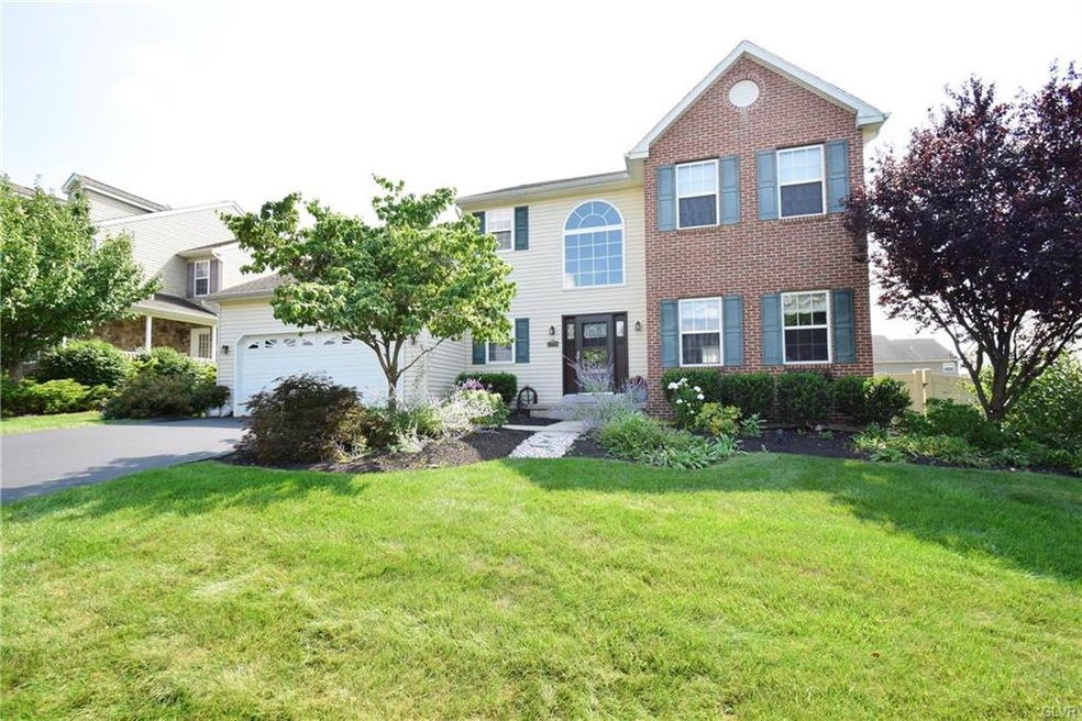 7178 Scenic View Dr, Macungie, PA 18062 - photo 1