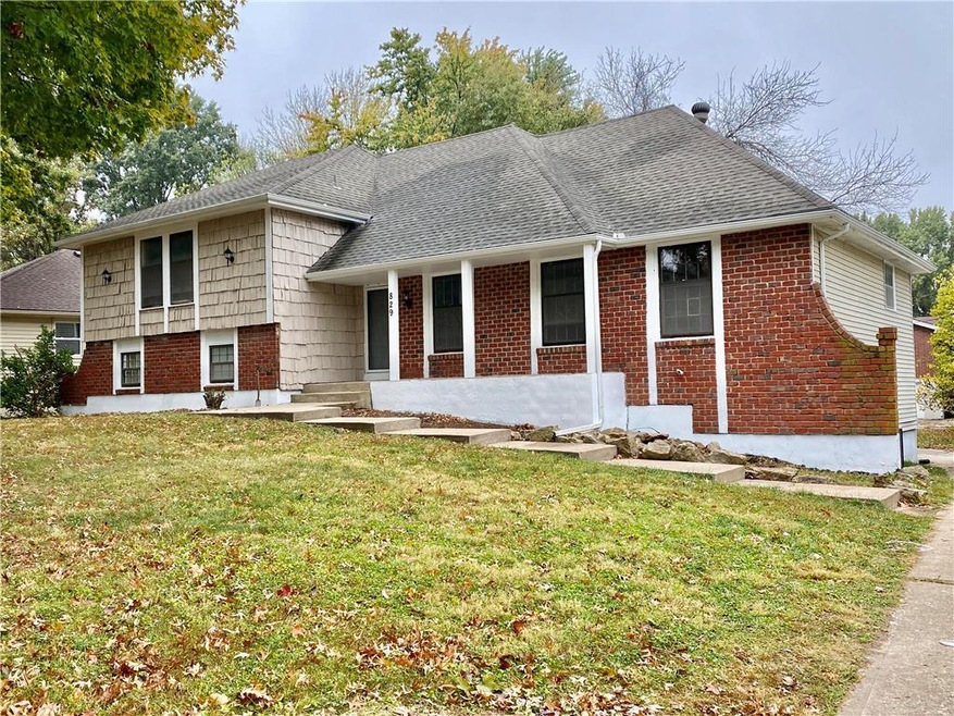 829 NW 12th St, Blue Springs, MO 64015 - photo 1