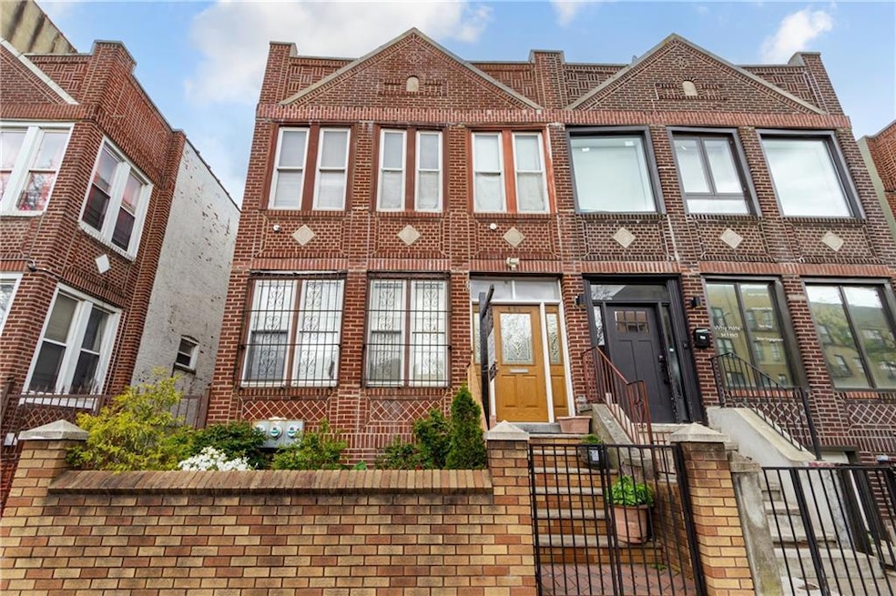 Sold $865,000 • Co-Listing Agent