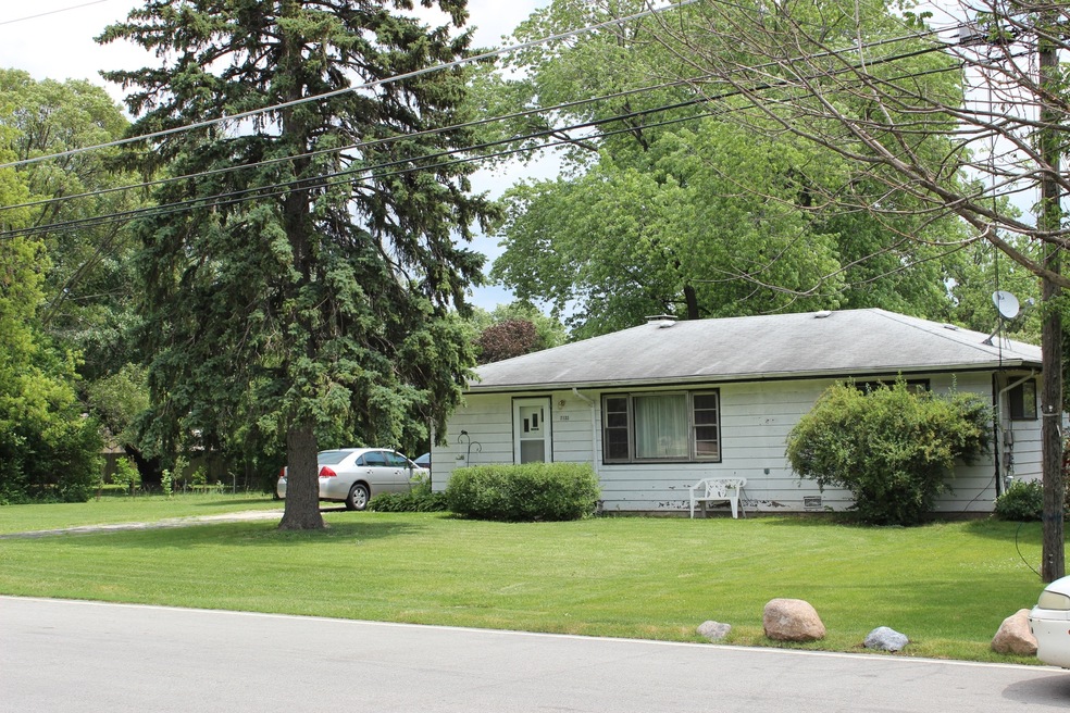 2133 Douglas Ave, Des Plaines, IL 60018 - photo 1